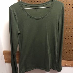 Long sleeve tee shirt.